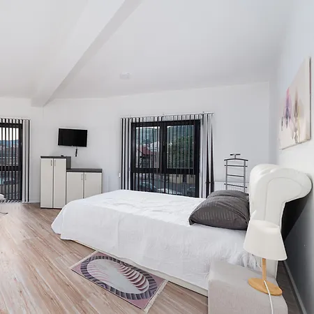 Apartment Fenix *
