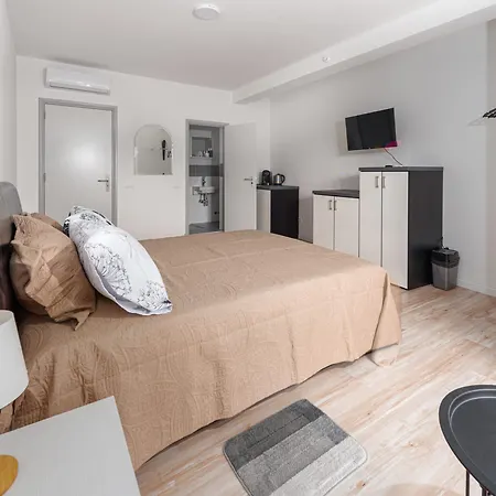 Apartment Fenix *
