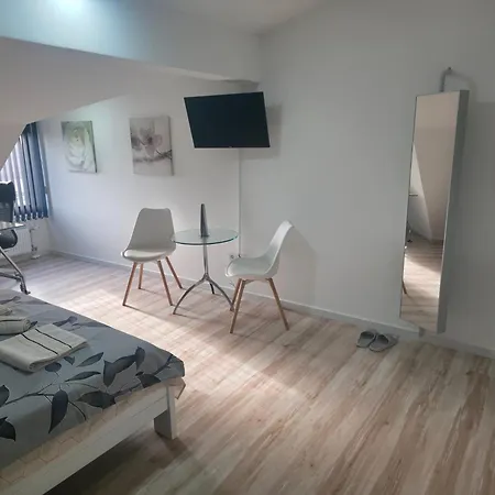 Fenix Apartment *